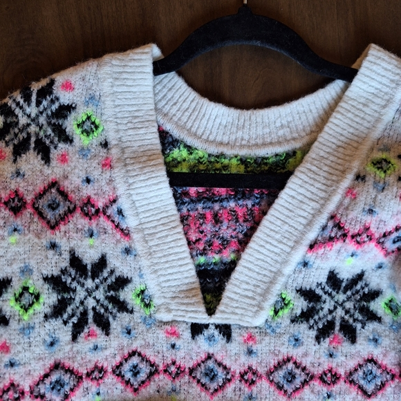 ❤Victoria's Secret XL Sweater PINK Cropped Long-Sleeved White Black Green V-Neck - Picture 12 of 12